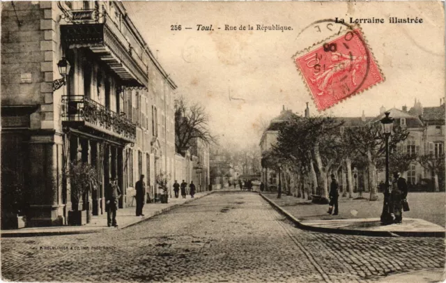 CPA TOUL - Rue de la Republique (386071)