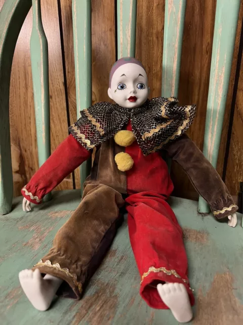 Musical porcelain clown doll shop