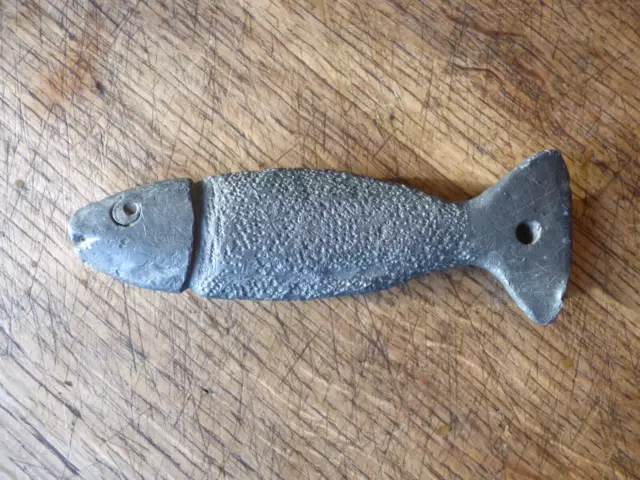 ancien plomb de filet en forme de poisson 830 grammes XIX/ XXème objet de marin