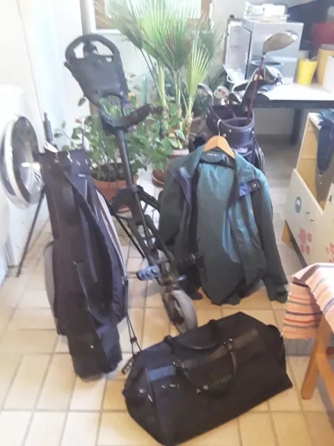 Golfausrüstung komlett, 2 Bags, 1 Ziehtrolley, Regenbekleidung gut erhalten