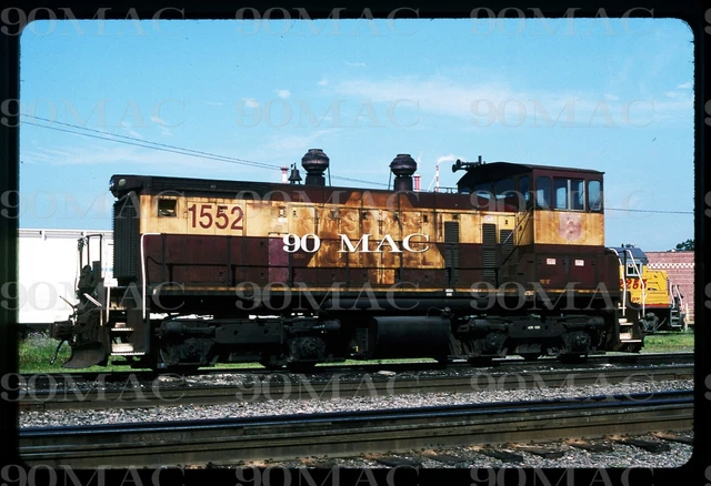 Original Slide,Wisconsin Central EMD SW1500 #1552. Wisconsin Rapids (WI). 2004.
