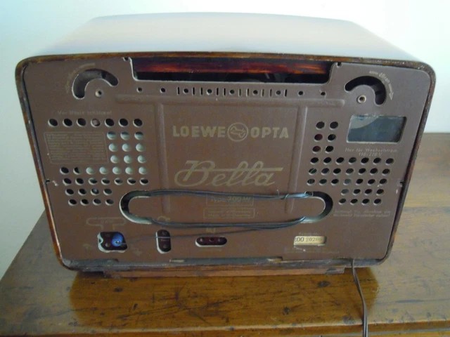 Riparazione e restauro radio epoca a valvole a Milano | immagine Riparazione e restauro radio epoca a valvole a Milano | immagine