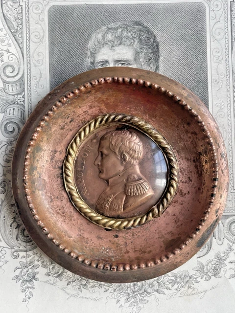 Médaillon en bronze , profil d'homme XIXème siècle