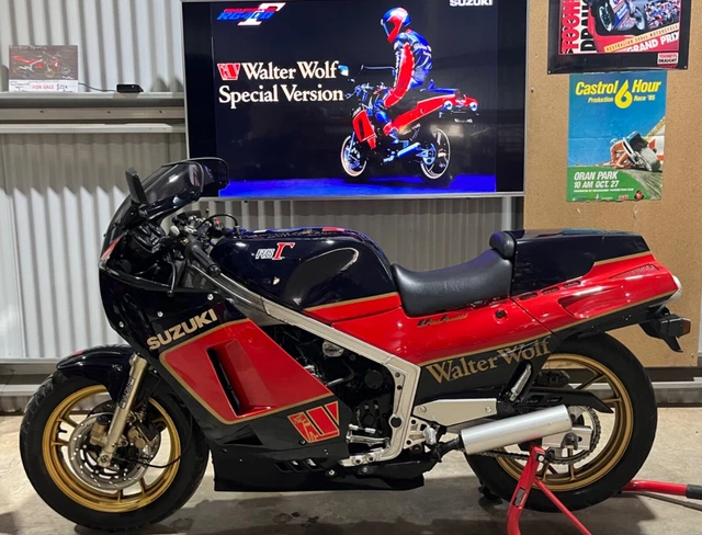 1986 Suzuki RG400 Walter Wolf “Special Version” with RARE Watch👌 1986 Suzuki RG400 Walter Wolf “Special Version” with RARE Watch👌