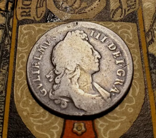 1696 BRITAIN SHILLING William III Silver * ESTATE *