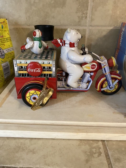 2000 Franklin Mint Coca Cola Tinplate Motortrike, Polar Bear Key Wind Box Trike