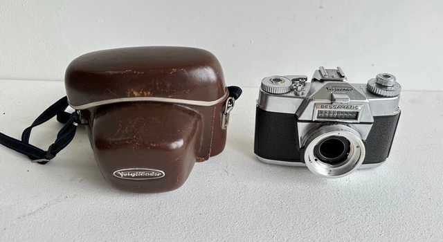 Ancien appareil photo Voigtländer Bessamatic et son étui