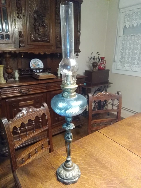 Lampe à Pétrole Ancienne Début XXe Avec Abat-jour Verre Blanc Vintage - Occasion