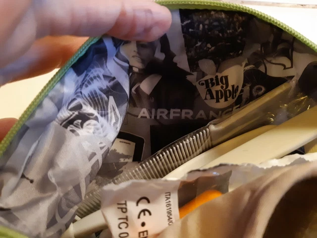 Trousse  avion aviation plane big Apple air France business