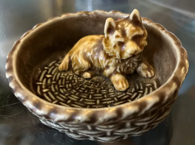 WADE -Dog in a Basket Trinket Dish