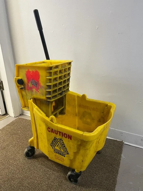 Rubbermaid WaveBrake Bucket/Wringer Yellow Industrial Mopping Bucket