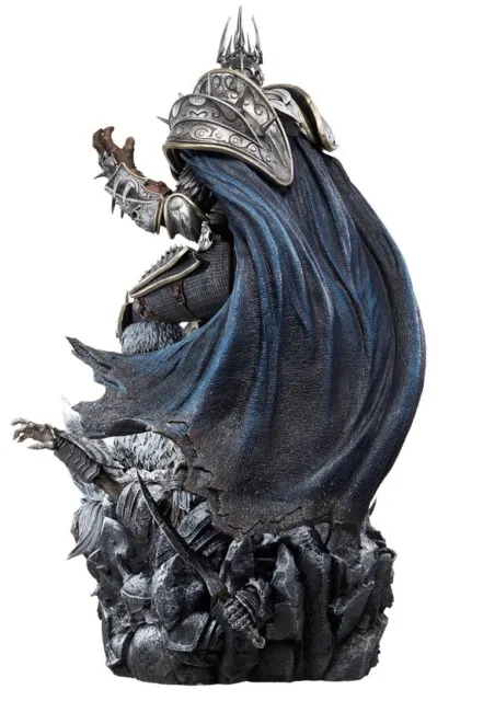 World of Warcraft WOW Deluxe Collectible Figure: The Lich King-Arthas Menethil
