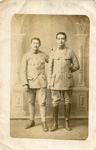 CARTE POSTALE PHOTO GUERRE MILITAIRE SOLDATS POILUS Uniforme du 228 ème