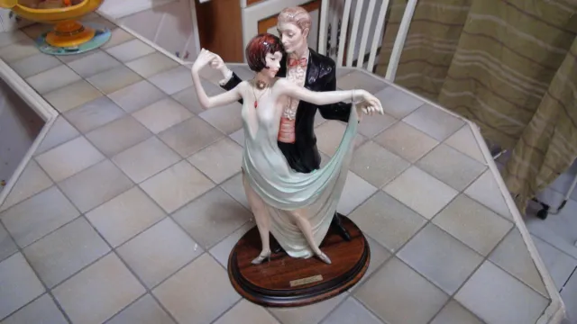 STATUE A SANTINI..Albâtre+Poudre Marbre+Résine.Couple de danseurs..Art déco.1930