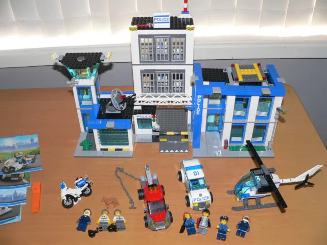 Lego City set 60047 Police Station