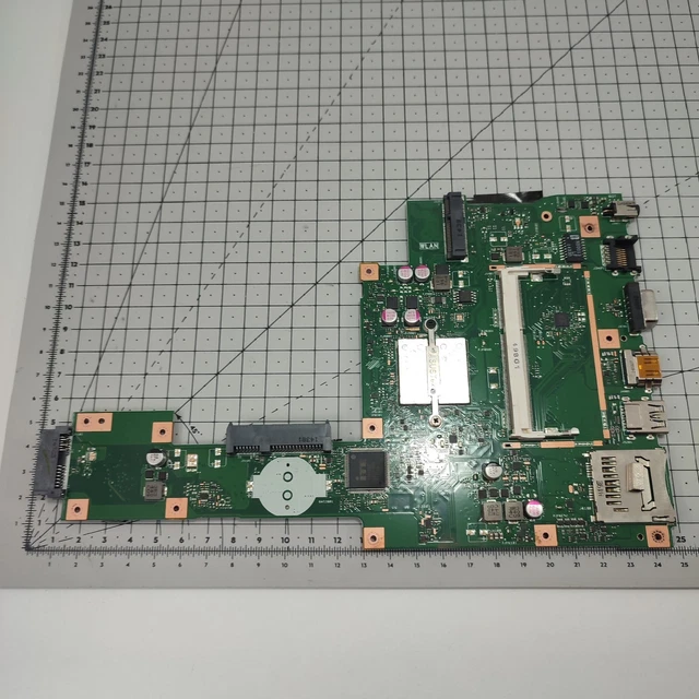 Carte Mère ASUS X550C - Pour Intel Pentium 2117U, Référence 60NB00U0-MBI010, Occasion