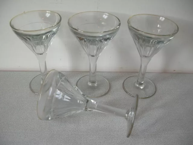 Lot de 4 anciens verres à pied de bistrot à fond épais bulles d'air de 13,8 cm