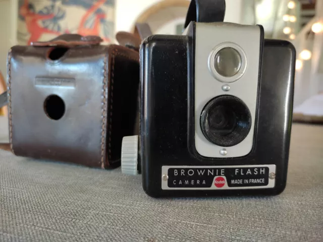 Ancien appareil photo Kodak Brownie Flash