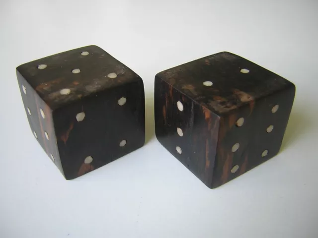 2x Talla Antiguo Cubo De Noble Madera Fabricado 70,2 G 2