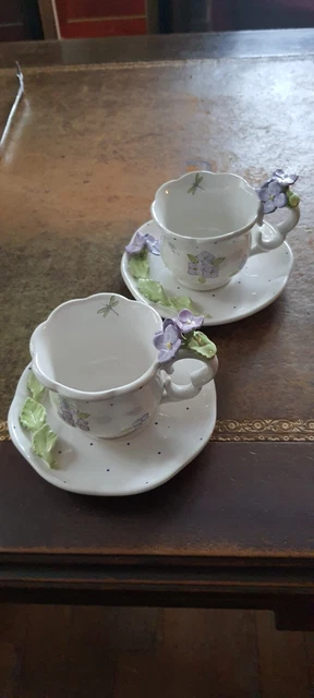 Lot de 2 Tasses à café fleurs violettes en relief