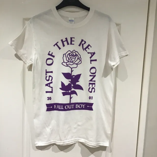 T-shirt vintage FALL OUT BOY 2001 - EMO bianca/viola taglia small. Etichetta Gildan