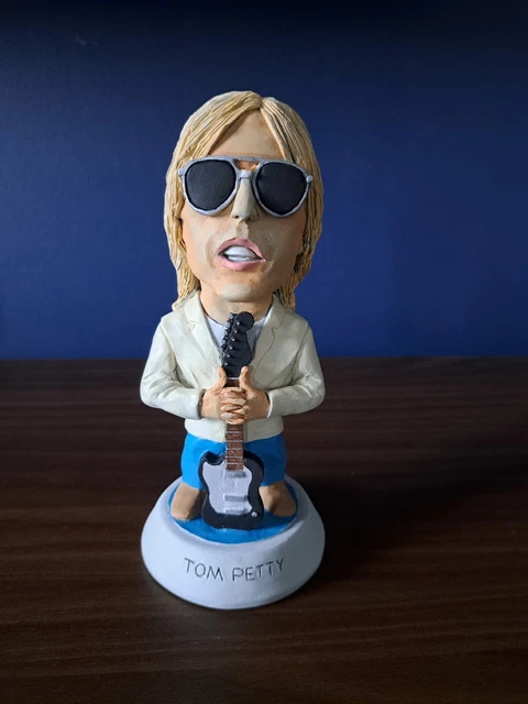 Tom shop petty figurine