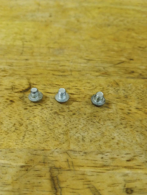 M1950 Stove Fiesta Rogers - Frame Grate Screws