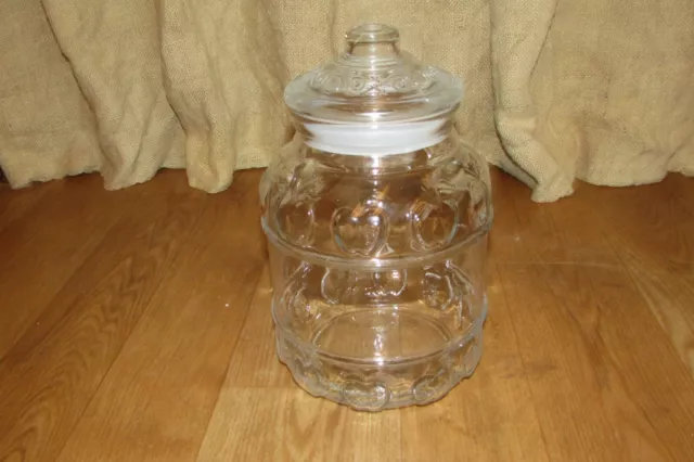 https://www.picclickimg.com/FtwAAOSw9DZkuE3L/Vintage-KIG-Clear-Glass-Cookie-Jar-Canister-with.webp