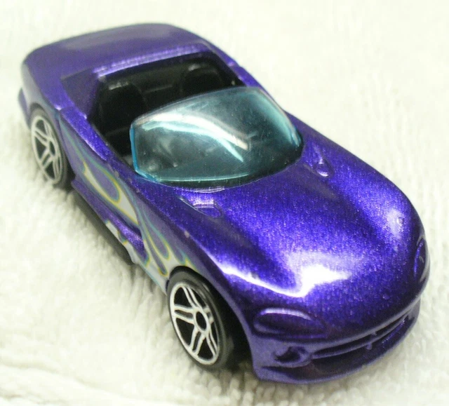 1992 HOT WHEELS-1/64 Purple Diecast-Dodge Viper RT/10 Car-LN-Thailand