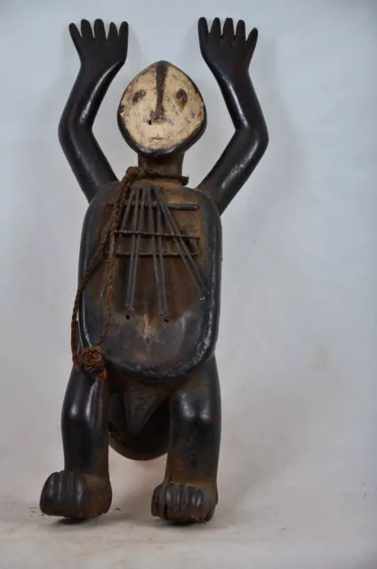 African tribal Art, zande statue from Democratic Republic of Congo.