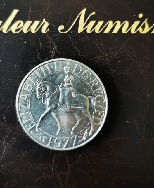 Horseback Queen Elizabeth II &  Coronation Regalia 25 New Pence Authentic Coin 3