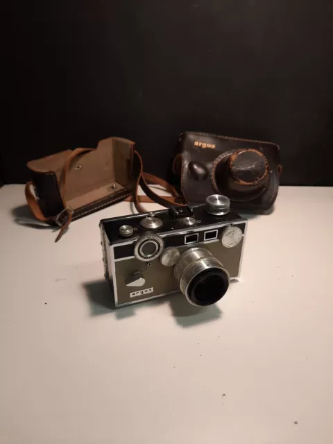 Vintage Argus C3 Brick Rangefinder Camera 3.5 50mm coated Cintar Lens