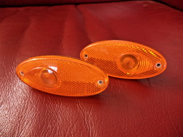 APSMOTIV Paire De Feux Arrière-ci-dessous Indicateur De Clignotant De Clignotant Avec Des Ampoules 12V Adaptées Au Tracteur Deutz Fehr