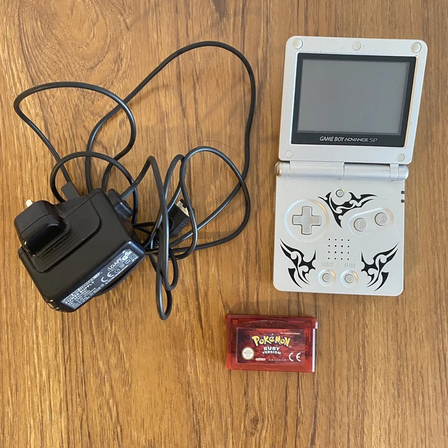 NINTENDO GAME BOY Advance SP Konsole AGS101 offizielles Ladegerät Pokemon Rubin Wagen EUR 99,24