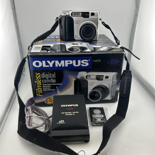 OLYMPUS CAMEDIA C-2020 Z Digital Camera TESTED WORKING