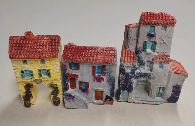 maisons provençales en plâtre pour crèche ou diaporama lot de 3          G46-11