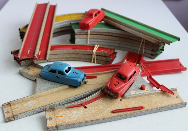 Lot  rails & voitures pour circuit  " PANAMERICAINE  JOUEF  " pas SCALEXTRIC