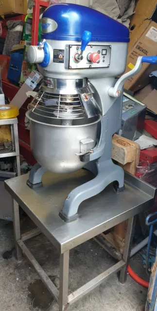 Vollrath 4075703 Bench Mounted 20 Litre Planetary Mixer with Stand Bakery Pizza 2
