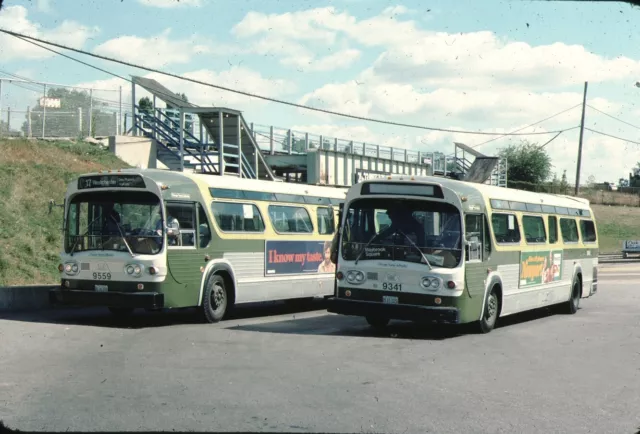CTA Chicago Transit Authority GM New Look Bus Original Kodachrome Kodak slide