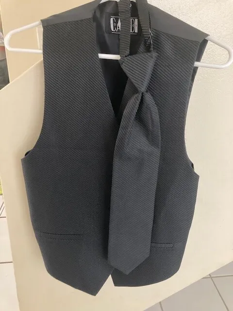 Men's Cardi Collection Black Tuxedo Vest & Tie Fullback Wedding Groom Cruise