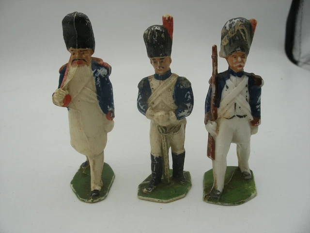 Aubergiste Avec Tonneau Pour Crèche Deruta 18 Cm Terre | Vente En Ligne Sur HOLYART