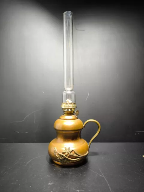 Lampe À Pétrole Vintage / Lampe À Huile Ancienne En Cuivre En Bon État