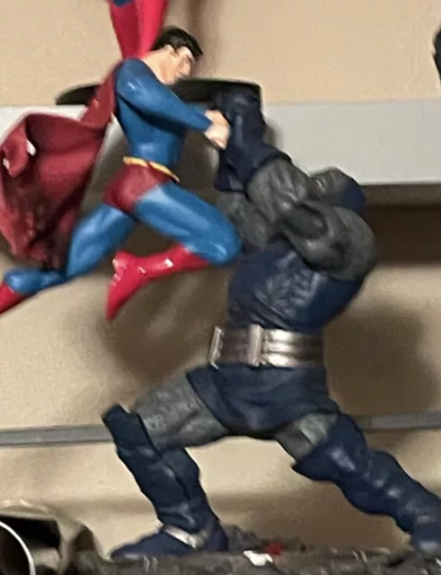 Superman vs Darkseid Battle Statue Third Edition - DC Collectibles Superman vs Darkseid Battle Statue Third Edition - DC Collectibles