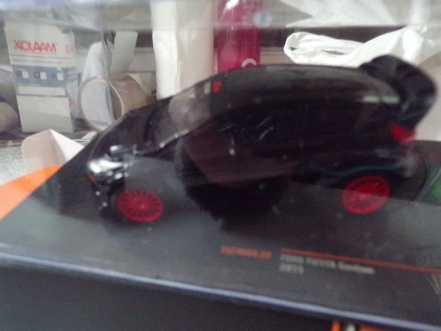 Voiture miniature 1/43ieme..Ford Fiesta V..Custom..3 Portes..de 2011..s/boite