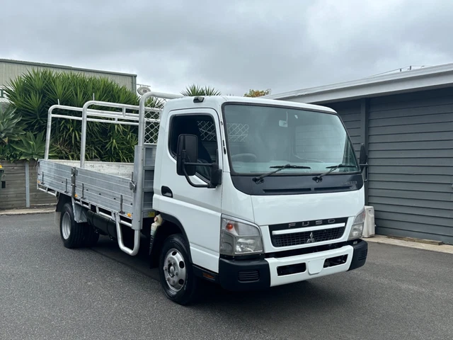 2010 Mitsubishi Fuso canter 3.5ton Tray