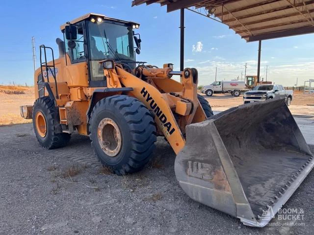 2017 Hyundai HL960