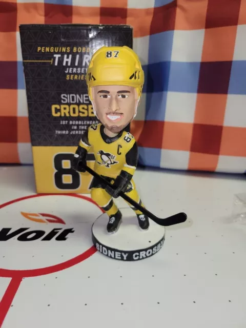 Sidney Crosby (Pittsburgh Penguins) Yellow Jersey Exclusive Bobblehead #/200