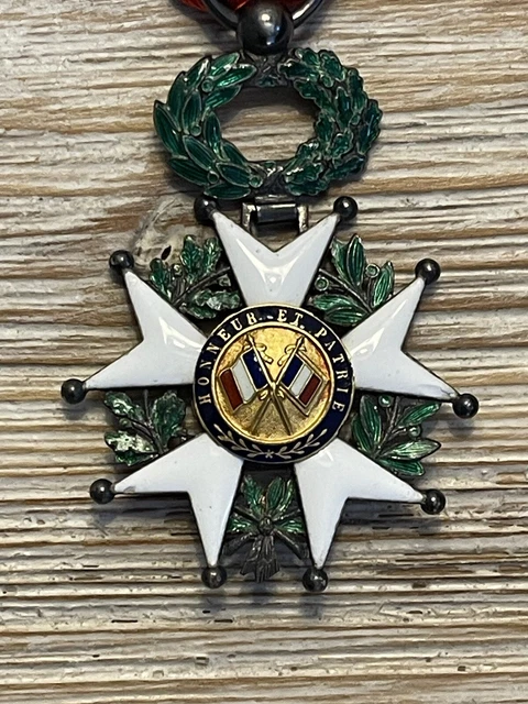 Médaille D'honneur De La République D'Autriche - Ordre Pour Femme, Occasion