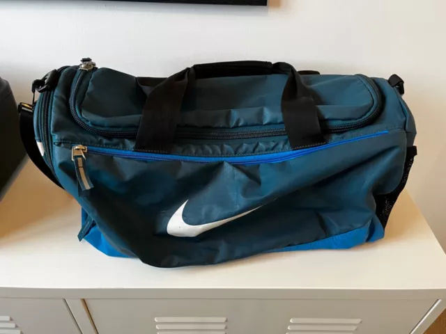 NIKE Unisex Blue White Large Sports Duffle Bag Holdall Large size 60L