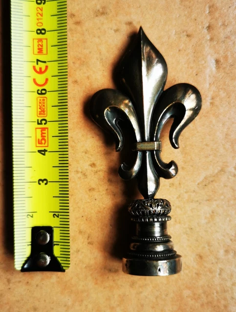 Paire De Clous D'oreilles Anciens Argent - Fleur De Lys Royaliste, 13x10 Mm, Occasion